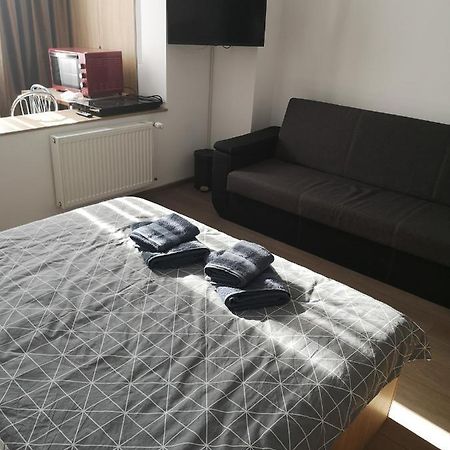 Gara Dinu Appartement Boekarest Buitenkant foto