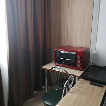 Gara Dinu Appartement Boekarest Buitenkant foto