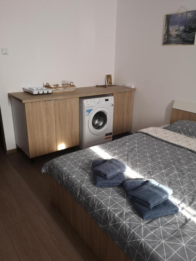 Gara Dinu Appartement Boekarest Buitenkant foto